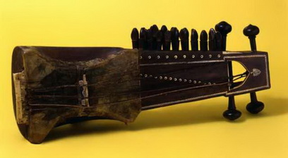Кашмирцы. Стунно-смычковый инструмент «саранги».
