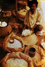 Мавры (Африка). Продавец зерна.