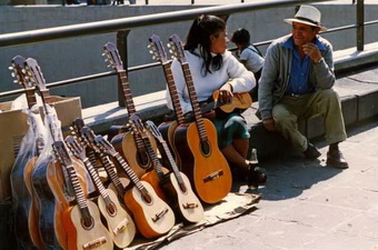 Мексиканцы. Продажа гитар в Мехико.